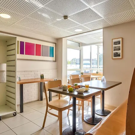 B&B Hotel Herblay מלון 2*