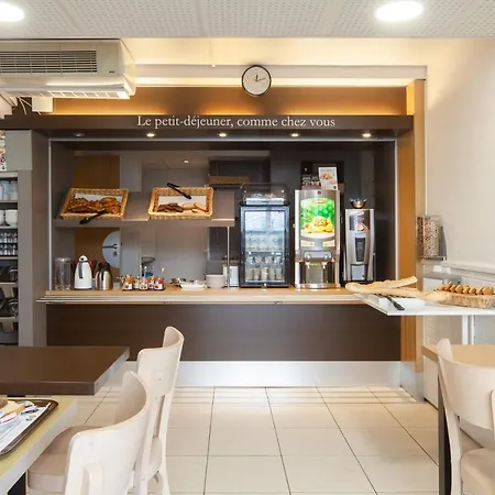 B&B Hotel Herblay מלון 2*