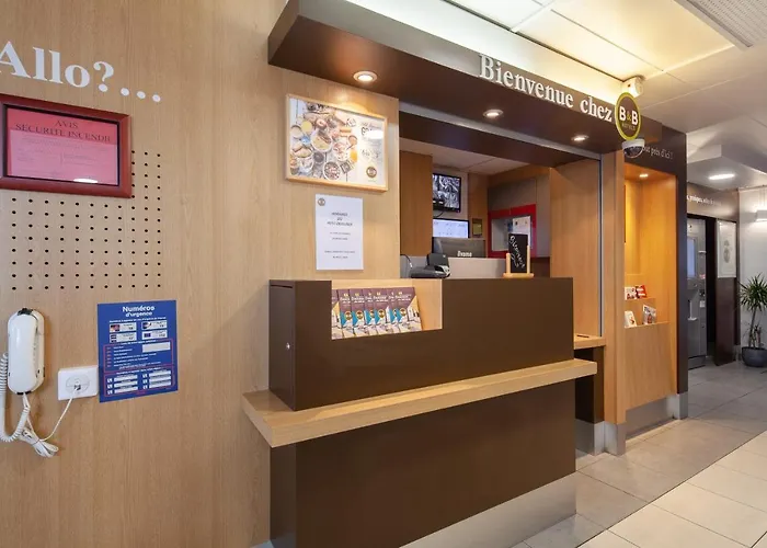 B&B Hotel Herblay Отель